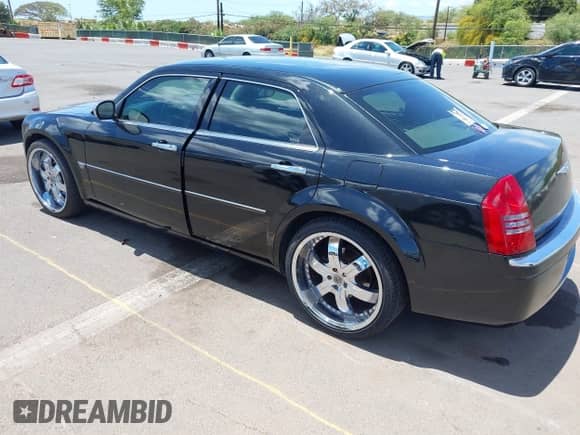 2005 Chrysler 300 C with VIN 2C3JA63H35H103264, listed as a IAAI auction lot 42236650 with 174,317 mi miles and . Bid and sale history available at DreamBid. Image 3.