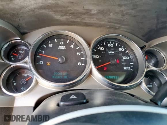 2008 Chevrolet Silverado 1500 1LT with VIN 2GCEC13JX81325875, listed as a Copart auction lot 71851205 with 308,421 mi miles and Salvage title. Bid and sale history available at DreamBid. Image 9.