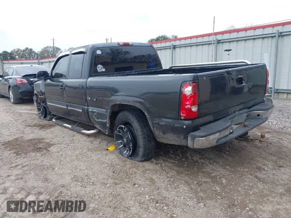 2004 Chevrolet Silverado 1500 LS with VIN 1GCEC19V24Z134799, listed as a IAAI auction lot 41311598 with 253,029 mi miles and . Bid and sale history available at DreamBid. Image 3.