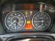 2008 BMW 3 Series 328i z VIN WBAWR33538P150421, wystawiony jako Copart lot #86551965 z przebiegiem 119 955 mil mil oraz Czysty tytuł • Clean title. Historia ofert i sprzedaży dostępna na DreamBid. Obrazek 9.