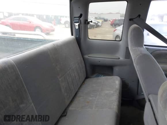 1997 Dodge 1500 z VIN 1B7HC13ZXVJ564122, wystawiony jako IAAI lot #42159728 z przebiegiem 88 665 mil mil oraz . Historia ofert i sprzedaży dostępna na DreamBid. Obrazek 8.