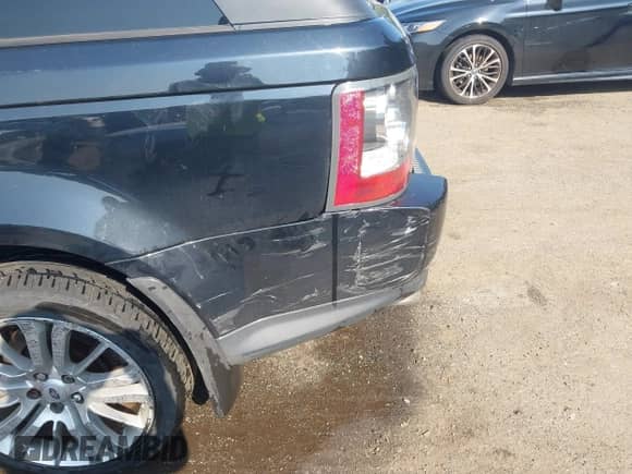 2011 Land Rover Range Rover Sport HSE Lux with VIN SALSK2D47BA713513, listed as a IAAI auction lot 42664248 with 234,659 mi miles and . Bid and sale history available at DreamBid. Image 6.