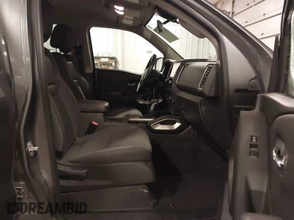 2022 Nissan Frontier SV z VIN 1N6ED1EK6NN674574, wystawiony jako IAAI lot #43176314 z przebiegiem 56 261 mil mil oraz . Historia ofert i sprzedaży dostępna na DreamBid. Obrazek 5.