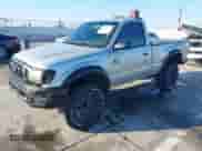 2004 Toyota Tacoma PreRunner z VIN 5TENM92N74Z315147, wystawiony jako IAAI lot #43494145 z przebiegiem 300 130 mil mil oraz . Historia ofert i sprzedaży dostępna na DreamBid. Obrazek 2.