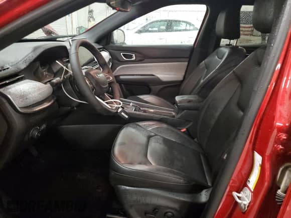2024 Jeep Compass Latitude Lux с VIN 3C4NJDFN7RT152015, выставлен на аукционе Copart как лот 65359445 с пробегом 12 123 миль миль и Списание • Salvage title. История ставок и продаж доступна на DreamBid. Изображение 7.