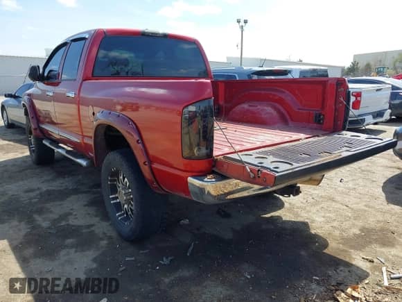 2006 Dodge 2500 SLT z VIN 1D7KS28C56J235600, wystawiony jako IAAI lot #41874953 z przebiegiem 193 017 mil mil oraz . Historia ofert i sprzedaży dostępna na DreamBid. Obrazek 3.