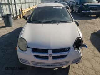 2003 Dodge Neon SE z VIN 1B3ES26CX3D157515, wystawiony jako Copart lot #76727594 z przebiegiem 142 369 mil mil oraz Szkoda całkowita • Salvage title. Historia ofert i sprzedaży dostępna na DreamBid. Obrazek 5.