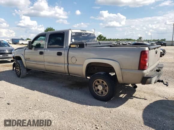 2003 Chevrolet Silverado 1500HD LS с VIN 1GCGC13U53F248630, выставлен на аукционе Copart как лот 56258545 с пробегом 266 483 миль миль и Списание • Salvage title. История ставок и продаж доступна на DreamBid. Изображение 2.