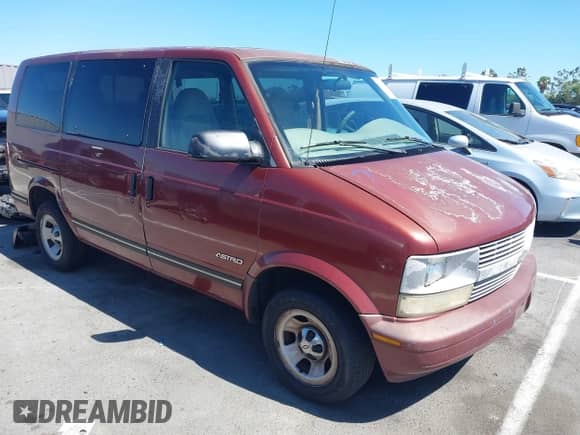 2000 Chevrolet Astro z VIN 1GNDM19WXYB210115, wystawiony jako IAAI lot #42629360 z przebiegiem 257 120 mil mil oraz . Historia ofert i sprzedaży dostępna na DreamBid. Obrazek 1.