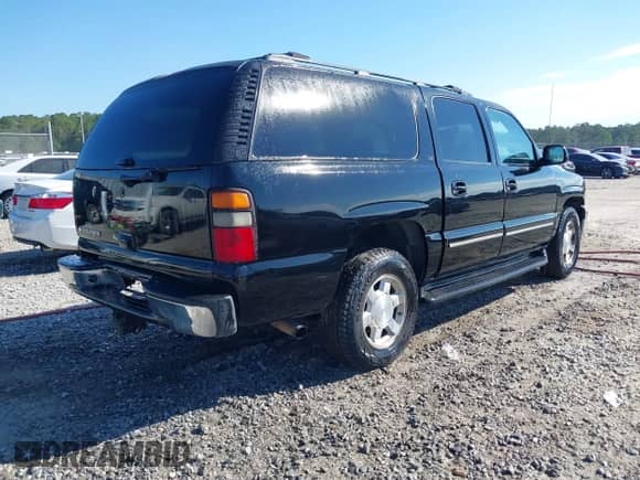2006 Chevrolet Suburban LT with VIN 3GNEC16Z66G107946, listed as a IAAI auction lot 43317335 with 285,635 mi miles and . Bid and sale history available at DreamBid. Image 4.