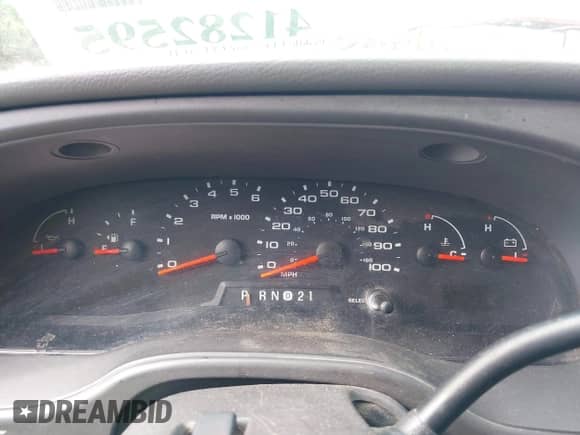 2008 Ford Econoline Cargo Commercial с VIN 1FTNS24W88DB52705, выставлен на аукционе IAAI как лот 41282595 с пробегом Не указан миль и . История ставок и продаж доступна на DreamBid. Изображение 7.