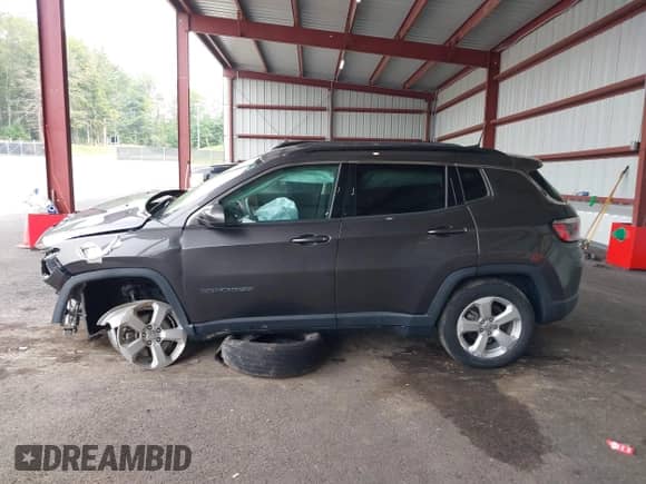 2019 Jeep Compass Latitude с VIN 3C4NJDBB2KT792361, выставлен на аукционе IAAI как лот 42898036 с пробегом Не указан миль и . История ставок и продаж доступна на DreamBid. Изображение 13.
