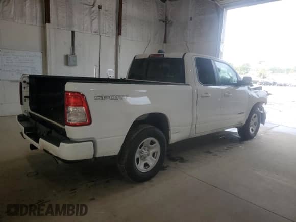 2021 Ram 1500 Big Horn z VIN 1C6SRFBT2MN730260, wystawiony jako Copart lot #81494875 z przebiegiem 53 012 mil mil oraz Czysty tytuł • Clean title. Historia ofert i sprzedaży dostępna na DreamBid. Obrazek 3.