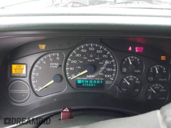 2001 Chevrolet Silverado 1500 LS z VIN 1GCEK19T51E176744, wystawiony jako IAAI lot #43271420 z przebiegiem 226 691 mil mil oraz . Historia ofert i sprzedaży dostępna na DreamBid. Obrazek 7.