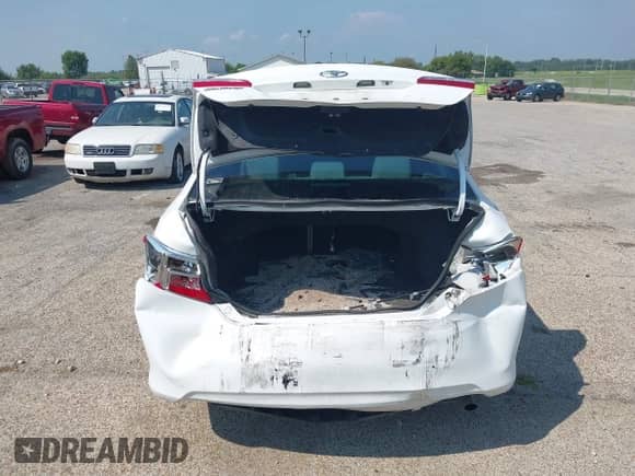 2012 Toyota Camry L z VIN 4T1BF1FK2CU630231, wystawiony jako IAAI lot #43021349 z przebiegiem 138 845 mil mil oraz . Historia ofert i sprzedaży dostępna na DreamBid. Obrazek 17.