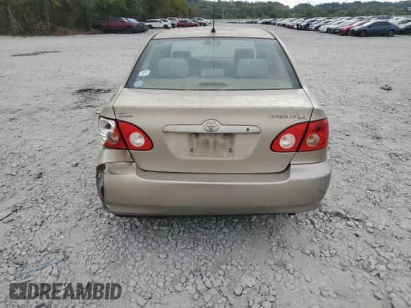2005 Toyota Corolla LE z VIN 1NXBR32E05Z377819, wystawiony jako Copart lot #85673395 z przebiegiem 299 999 mil mil oraz Szkoda całkowita • Salvage title. Historia ofert i sprzedaży dostępna na DreamBid. Obrazek 6.