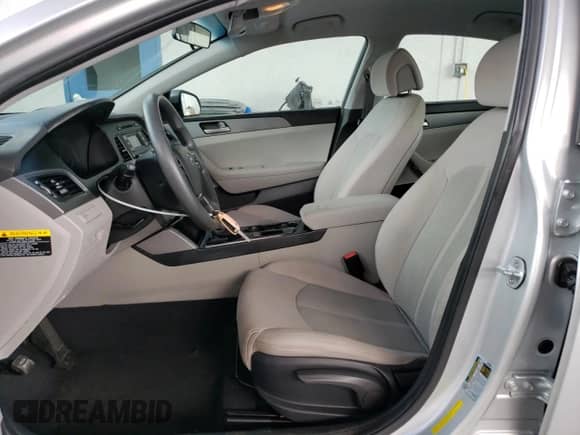 2017 Hyundai Sonata SE с VIN 5NPE24AF9HH493850, выставлен на аукционе Copart как лот 70459905 с пробегом 99 181 миль миль и Списание • Salvage title. История ставок и продаж доступна на DreamBid. Изображение 7.