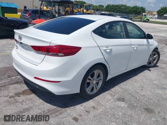 2018 Hyundai Elantra SE z VIN 5NPD74LF7JH276152, wystawiony jako IAAI lot #42682791 z przebiegiem 65 644 mil mil oraz . Historia ofert i sprzedaży dostępna na DreamBid. Obrazek 4.
