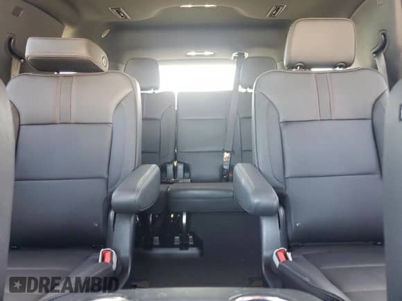 2025 Chevrolet Tahoe RST z VIN 1GNS6RRDXSR162919, wystawiony jako Copart lot #81157345 z przebiegiem 11 101 mil mil oraz Szkoda całkowita • Salvage title. Historia ofert i sprzedaży dostępna na DreamBid. Obrazek 10.