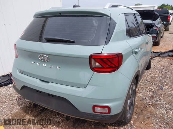 2025 Hyundai Venue SEL with VIN KMHRC8A39SU388343, listed as a IAAI auction lot 43152091 with 3,194 mi miles and . Bid and sale history available at DreamBid. Image 4.