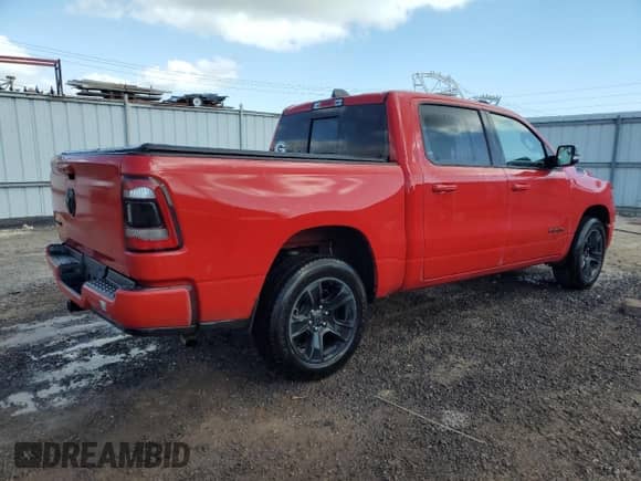 2021 Ram 1500 Big Horn with VIN 1C6RREFG1MN610200, listed as a Copart auction lot 84767334 with 61,999 mi miles and Clean title. Bid and sale history available at DreamBid. Image 3.
