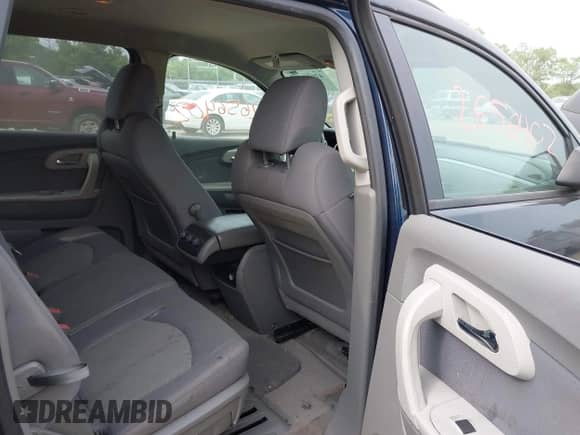 2010 Chevrolet Traverse LS z VIN 1GNLVEED1AS104551, wystawiony jako IAAI lot #42656402 z przebiegiem 196 118 mil mil oraz . Historia ofert i sprzedaży dostępna na DreamBid. Obrazek 8.