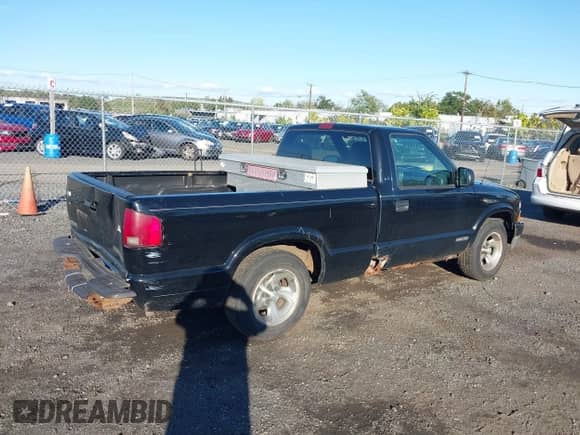 2002 Chevrolet S-10 с VIN 1GCCS145128194643, выставлен на аукционе IAAI как лот 43392396 с пробегом 251 096 миль миль и . История ставок и продаж доступна на DreamBid. Изображение 6.