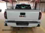 2016 GMC Sierra 1500 Denali z VIN 3GTU2PEJ1GG221537, wystawiony jako Copart lot #80850875 z przebiegiem Nie podano mil oraz Szkoda całkowita • Salvage title. Historia ofert i sprzedaży dostępna na DreamBid. Obrazek 6.