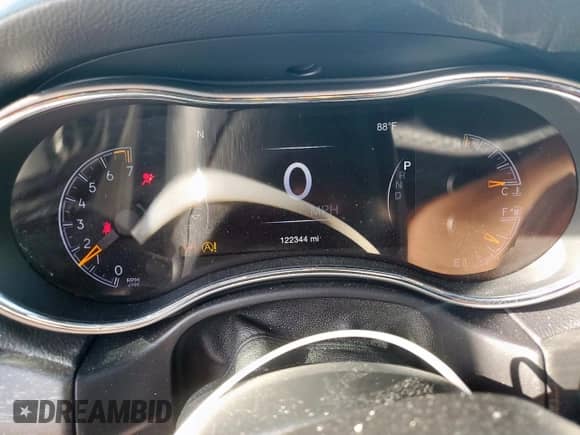 2017 Jeep Grand Cherokee Laredo z VIN 1C4RJFAG5HC889813, wystawiony jako Copart lot #63331865 z przebiegiem 122 344 mil mil oraz Szkoda całkowita • Salvage title. Historia ofert i sprzedaży dostępna na DreamBid. Obrazek 9.