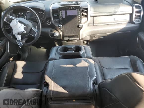 2020 Ram 1500 Laramie z VIN 1C6RREJT9LN193315, wystawiony jako Copart lot #66941305 z przebiegiem Nie podano mil oraz Szkoda całkowita • Salvage title. Historia ofert i sprzedaży dostępna na DreamBid. Obrazek 8.