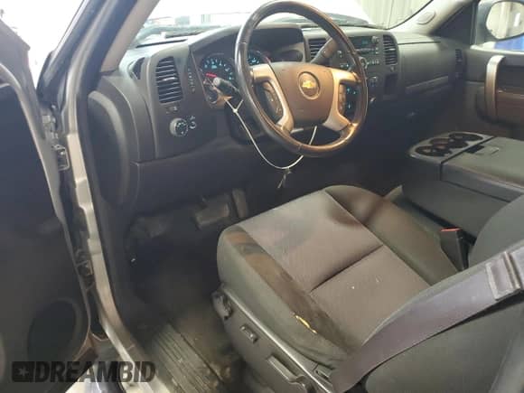 2013 Chevrolet Silverado 1500 LT z VIN 1GCRKSE75DZ339132, wystawiony jako Copart lot #82696605 z przebiegiem 95 461 mil mil oraz Czysty tytuł • Clean title. Historia ofert i sprzedaży dostępna na DreamBid. Obrazek 8.