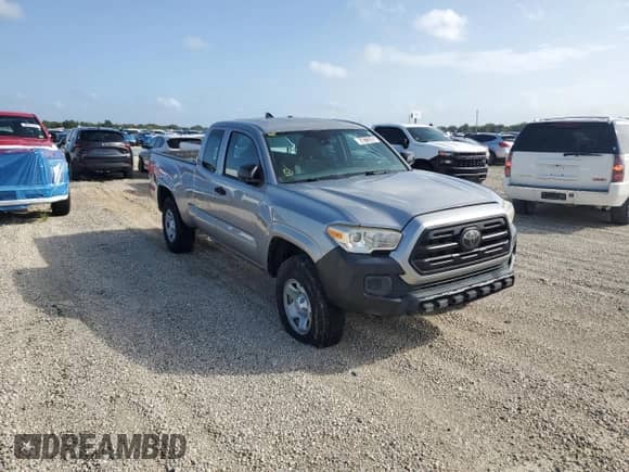 2018 Toyota Tacoma SR with VIN 5TFSX5EN0JX059807, listed as a Copart auction lot 83873245 with 71,307 mi miles and Clean title. Bid and sale history available at DreamBid. Image 4.