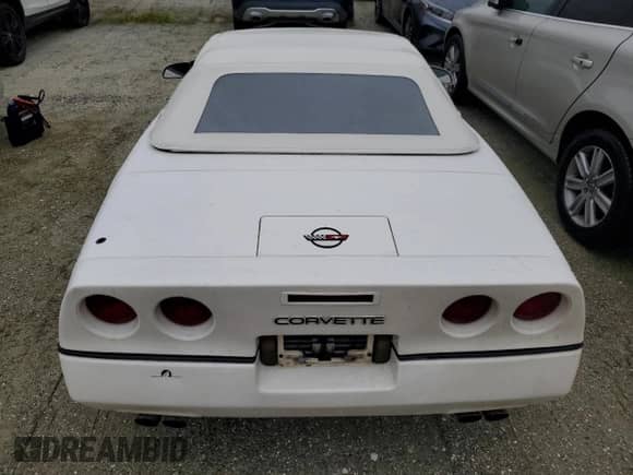 1988 Chevrolet Corvette с VIN 1G1YY3180J5109864, выставлен на аукционе Copart как лот 75040364 с пробегом 167 130 миль миль и Списание • Salvage title. История ставок и продаж доступна на DreamBid. Изображение 6.