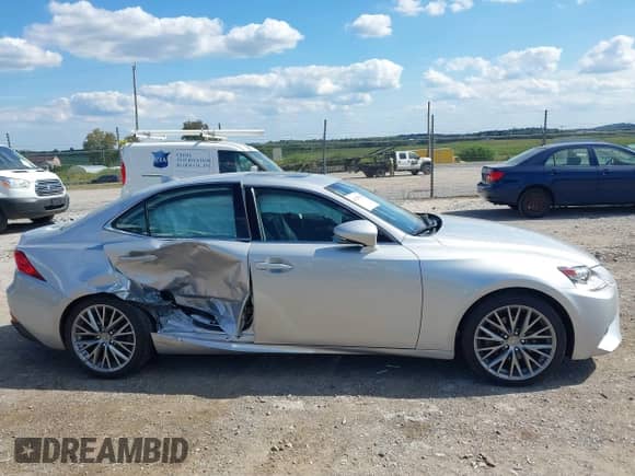 2015 Lexus IS 250 z VIN JTHCF1D28F5018575, wystawiony jako IAAI lot #43205189 z przebiegiem 107 128 mil mil oraz . Historia ofert i sprzedaży dostępna na DreamBid. Obrazek 13.