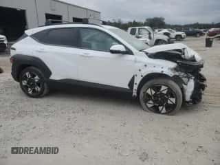 2024 Hyundai Kona SEL с VIN KM8HB3AB7RU112746, выставлен на аукционе Copart как лот 83184554 с пробегом 10 221 миль миль и На запчасти • Non repairable. История ставок и продаж доступна на DreamBid. Изображение 4.
