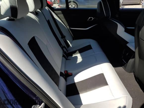 2025 BMW M3 z VIN WBS23HJ05SFU55383, wystawiony jako Copart lot #53920305 z przebiegiem 18 mil mil oraz Szkoda całkowita • Salvage title. Historia ofert i sprzedaży dostępna na DreamBid. Obrazek 10.