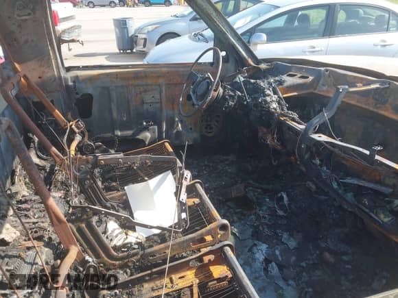 1994 Dodge 1500 z VIN 1B7HC16YXRS537277, wystawiony jako IAAI lot #42594082 z przebiegiem Nie podano mil oraz . Historia ofert i sprzedaży dostępna na DreamBid. Obrazek 5.