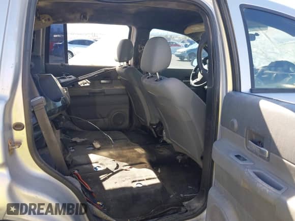 2005 Dodge Durango SXT with VIN 1D4HD38N55F542968, listed as a IAAI auction lot 39319352 with Not provided miles and . Bid and sale history available at DreamBid. Image 8.