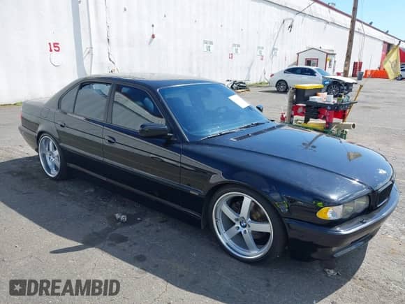 2001 BMW 7 Series 740i с VIN WBAGG83481DN86607, выставлен на аукционе IAAI как лот 42686666 с пробегом 115 753 миль миль и . История ставок и продаж доступна на DreamBid. Изображение 1.