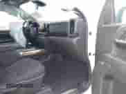 2022 Chevrolet Silverado 1500 RST z VIN 3GCUDEET5NG690627, wystawiony jako IAAI lot #41832932 z przebiegiem 39 435 mil mil oraz . Historia ofert i sprzedaży dostępna na DreamBid. Obrazek 5.