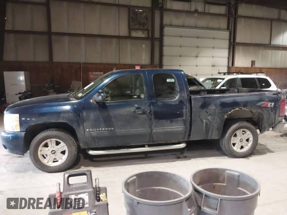 2009 Chevrolet Silverado 1500 LTZ z VIN 1GCEK39J19Z274622, wystawiony jako IAAI lot #41352625 z przebiegiem 213 255 mil mil oraz . Historia ofert i sprzedaży dostępna na DreamBid. Obrazek 14.