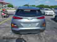 2021 Hyundai Kona SE z VIN KM8K12AA6MU705288, wystawiony jako IAAI lot #39764414 z przebiegiem 75 528 mil mil oraz . Historia ofert i sprzedaży dostępna na DreamBid. Obrazek 15.