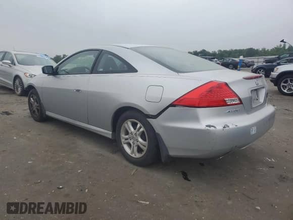 2006 Honda Accord LX z VIN 1HGCM72316A001213, wystawiony jako Copart lot #62756105 z przebiegiem 228 585 mil mil oraz Szkoda całkowita • Salvage title. Historia ofert i sprzedaży dostępna na DreamBid. Obrazek 2.