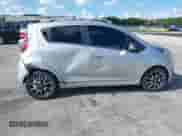 2013 Chevrolet Spark LT с VIN KL8CF6S99DC506305, выставлен на аукционе IAAI как лот 42552511 с пробегом 122 001 миль миль и . История ставок и продаж доступна на DreamBid. Изображение 6.