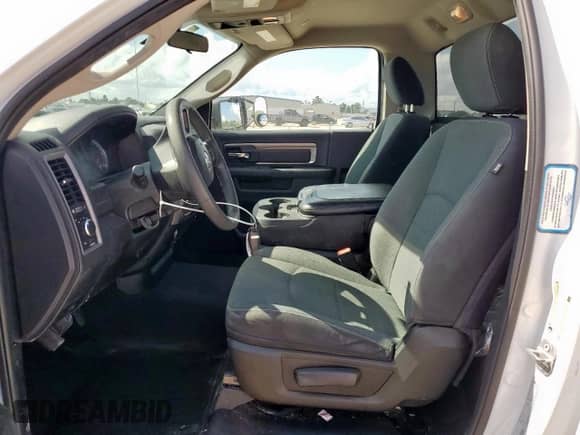 2022 Ram 1500 Tradesman z VIN 3C6JR6DGXNG238369, wystawiony jako Copart lot #68370815 z przebiegiem 56 680 mil mil oraz Szkoda całkowita • Salvage title. Historia ofert i sprzedaży dostępna na DreamBid. Obrazek 7.