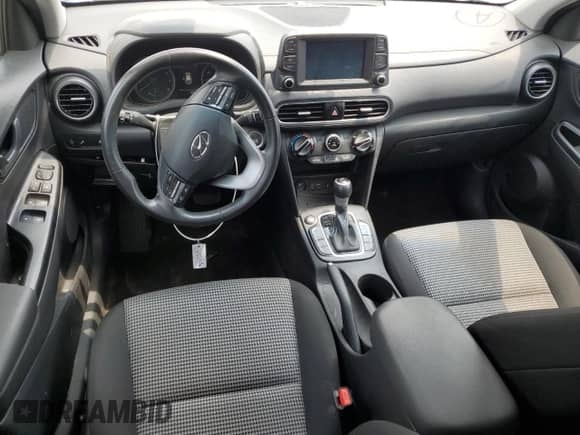 2021 Hyundai Kona SEL Plus с VIN KM8K62AA8MU660081, выставлен на аукционе Copart как лот 66901135 с пробегом 64 073 миль миль и Списание • Salvage title. История ставок и продаж доступна на DreamBid. Изображение 8.