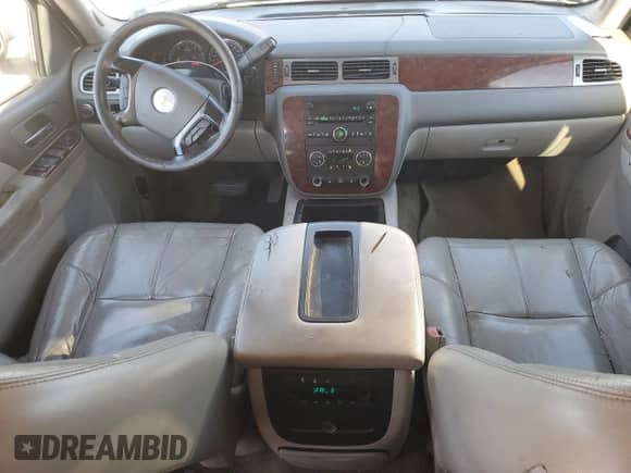 2011 Chevrolet Suburban LT с VIN 1GNSCJE06BR178158, выставлен на аукционе Copart как лот 86679225 с пробегом 232 201 миль миль и Чистый • Clean title. История ставок и продаж доступна на DreamBid. Изображение 8.