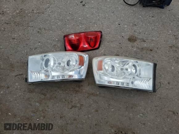 2007 Dodge 1500 SLT z VIN 1D7HA16207J635308, wystawiony jako Copart lot #54723275 z przebiegiem 159 965 mil mil oraz Nie do naprawy • Non repairable. Historia ofert i sprzedaży dostępna na DreamBid. Obrazek 12.