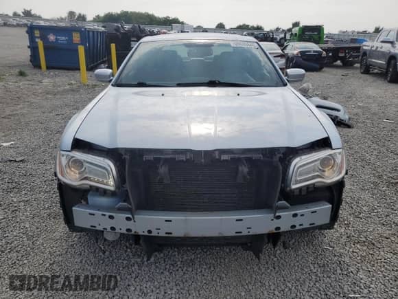 2013 Chrysler 300 с VIN 2C3CCAAG2DH592772, выставлен на аукционе Copart как лот 60640645 с пробегом 135 277 миль миль и Списание • Salvage title. История ставок и продаж доступна на DreamBid. Изображение 5.