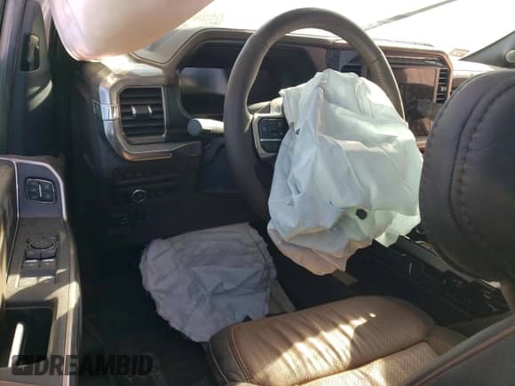 2024 Ford F-150 King Ranch z VIN 1FTFW6LD3RFB20380, wystawiony jako Copart lot #85595284 z przebiegiem Nie podano mil oraz Szkoda całkowita • Salvage title. Historia ofert i sprzedaży dostępna na DreamBid. Obrazek 8.